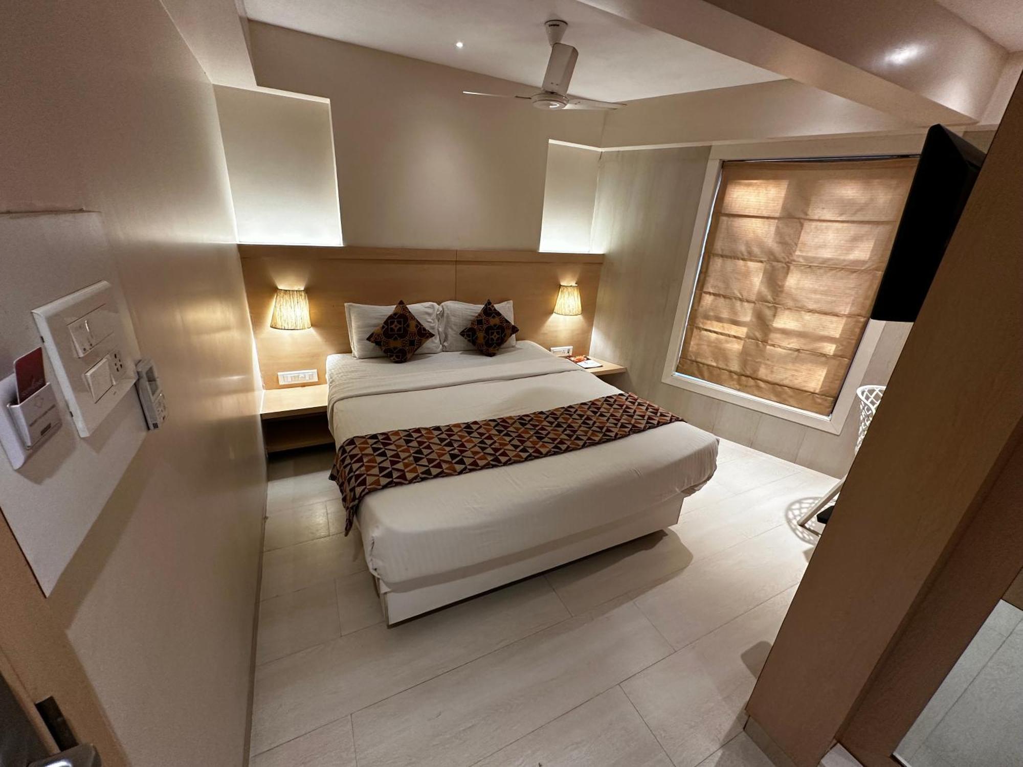 South Coast Hotel Wagle Estate Thane Εξωτερικό φωτογραφία